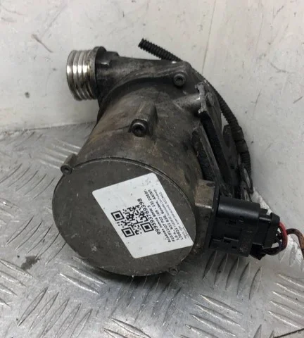 Насос охлаждающей жидкости ДВС(Помпа) для BMW 3er Е92 Купе 2006-2012 на фотографиях