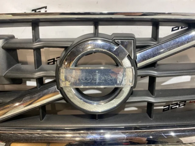 Решетка радиатора для Volvo S60 FS II rest 2013-2018 на фотографиях