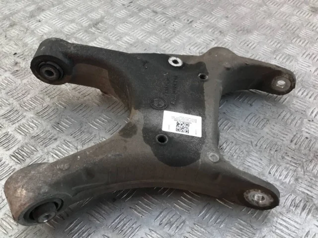 Качающийся рычаг левый для BMW X6 Е71 2007-2012 на фотографиях