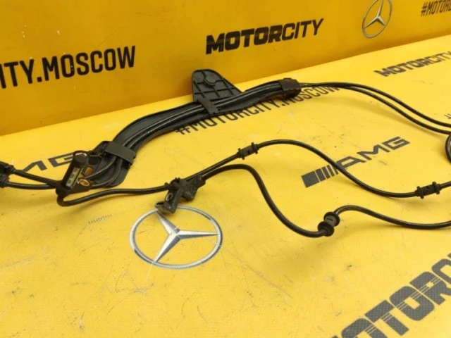 Датчик ABS передний правый для Mercedes-Benz E class W211 2002-2009 на фотографиях