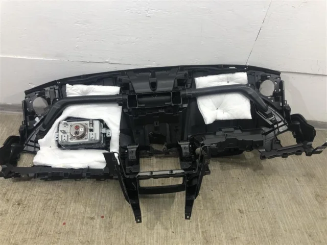 Подушка безопасности пассажира для Subaru Forester SK 2019+ на фотографиях