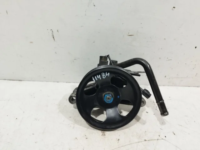 Насос ГУР для Hyundai Solaris 1 рестайлинг 2014-2017 на фотографиях