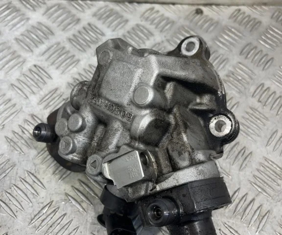 ТНВД для Audi Q7 4M 2015+ на фотографиях