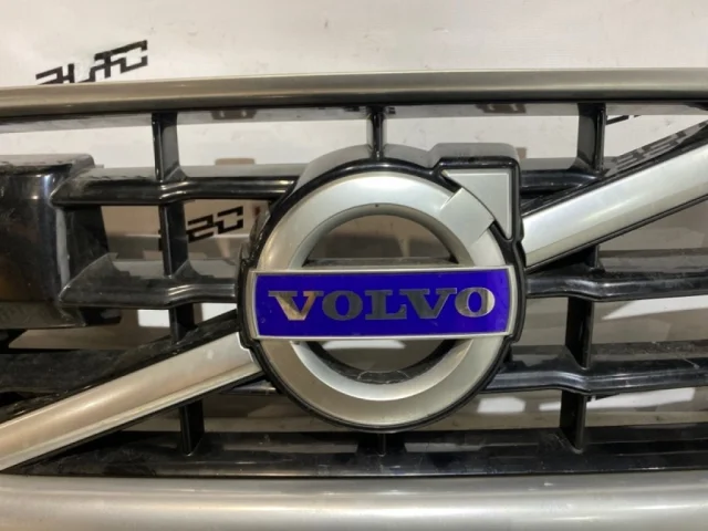 Решетка радиатора для Volvo S60 FS II rest 2013-2018 на фотографиях