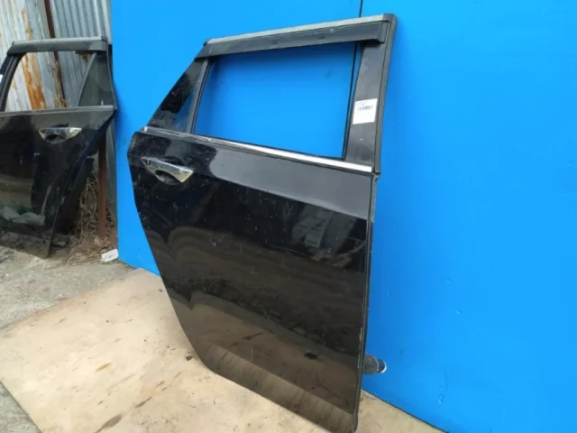 Двери для Honda Accord 9 2013-2020 на фотографиях