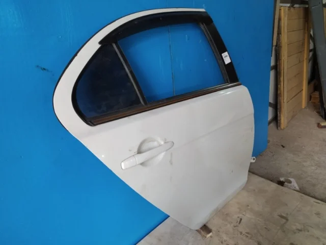 Дверь задняя правая для Mitsubishi Lancer 9 Седан CS 2003-2010 на фотографиях