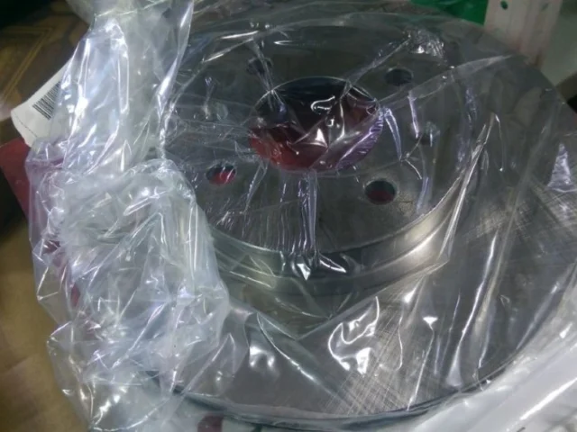 Диски тормозные передние (комплект) для Hyundai Solaris 1 рестайлинг 2014-2017 на фотографиях