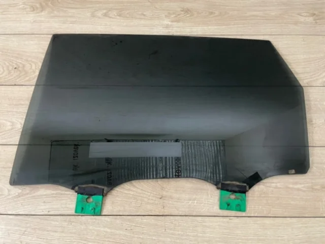 Стекло двери заднее левое для Audi Q7 4M 2015+ на фотографиях