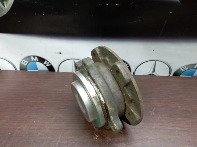 Ступица колеса передняя правая для BMW 5er Ф10 2010-2013 на фотографиях