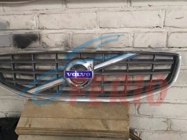 Решетка радиатора для Volvo S60 FS II 2010-2013 на фотографиях