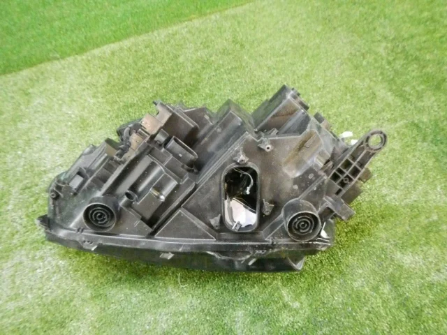 Фары для Skoda Rapid II 2020+ на фотографиях