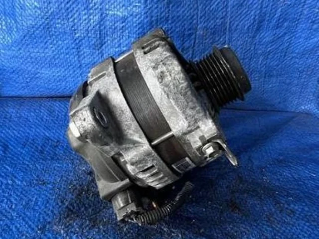 Генератор для Toyota Corolla E140/E150 Седан 2006-2013 на фотографиях