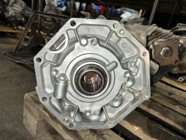 Раздатка для Lexus LX J200 2007-2015 на фотографиях