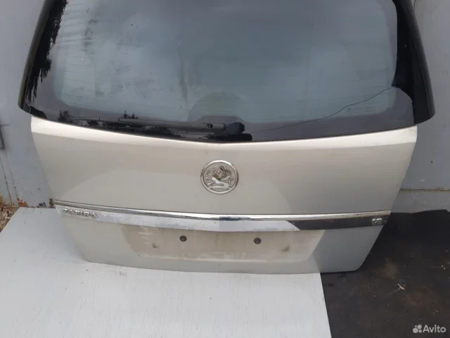 Крышка багажника для Opel Zafira B 2005-2015 на фотографиях