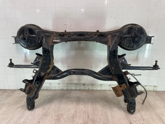 Задний подрамник для Mitsubishi Pajero V70 5dr 1999-2006 на фотографиях