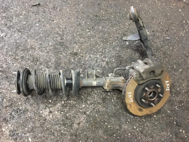 Тормозной цилиндр передний левый для Suzuki Grand Vitara 2005-2014 на фотографиях