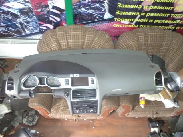 Приборная панель для Audi Q7 4L 2005-2015 на фотографиях