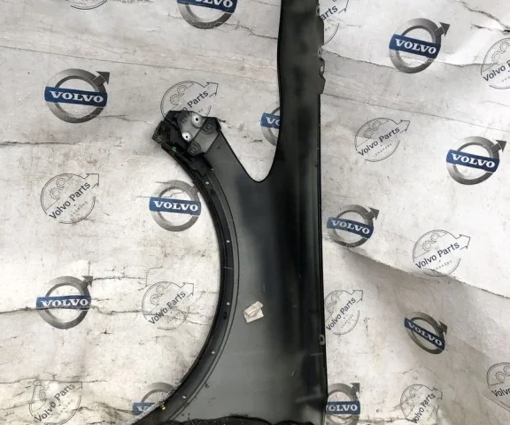 Крыло правое для Volvo C30 MK 2006-2013 на фотографиях