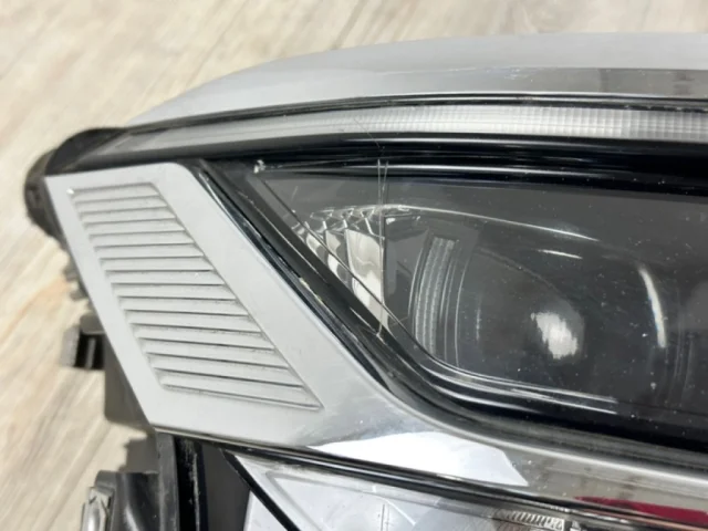 Фара ксенон левая для Volkswagen Touareg III (CR) 2018+ на фотографиях