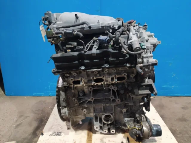 Двигатель без навесного для Infiniti M Y50 2005-2010 на фотографиях
