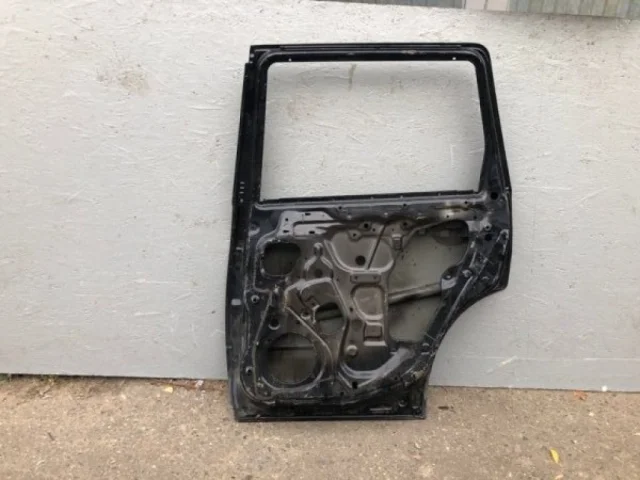 Двери для Mitsubishi Outlander 1 CU0W 2002-2009 на фотографиях