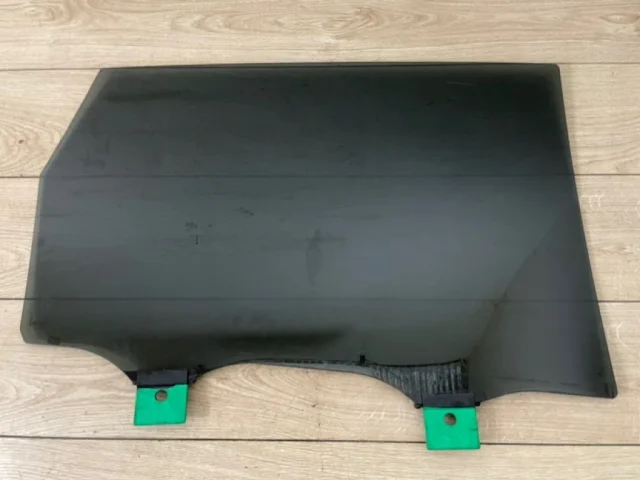 Стекло двери заднее левое для Audi Q7 4M 2015+ на фотографиях