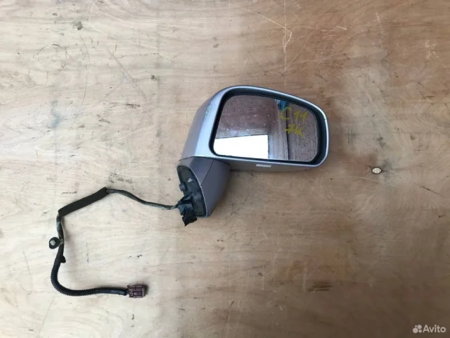 Стекла и зеркала для Nissan Tiida SC11 Седан 2007-2014 на фотографиях