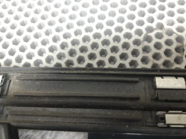 Форточка задняя левая для Audi Q7 4L 2005-2015 на фотографиях