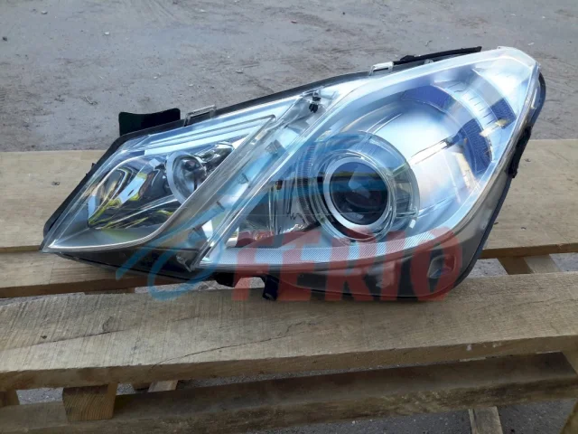 Фара левая для Mercedes-Benz E class C207 2009-2017 на фотографиях