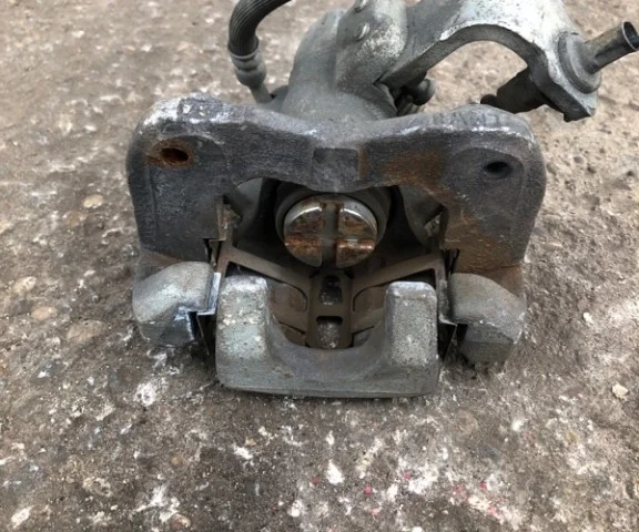 Суппорт задний правый для Honda Civic FA 2005-2010 седан на фотографиях