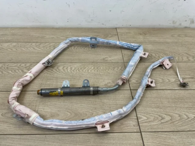 Шторка безопасности левая для Volkswagen Touareg II (7P5) 2010-2014 на фотографиях