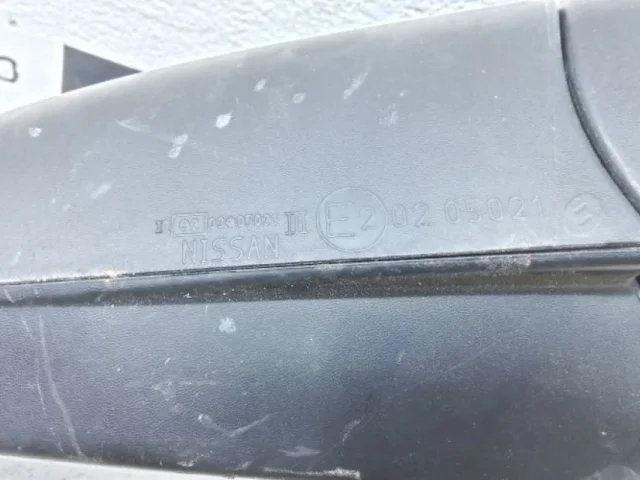 Стекла и зеркала для Nissan Note E12 2012-2020 на фотографиях