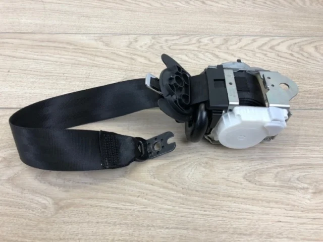 Ремень безопасности задний правый для Audi Q7 4M 2015+ на фотографиях