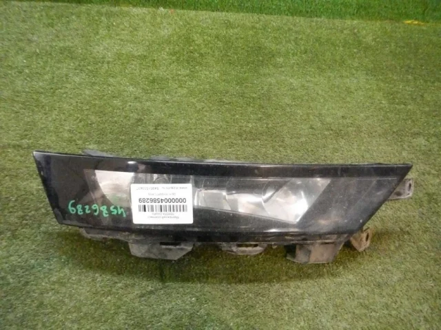 Противотуманка (ПТФ) передняя правая для Skoda Rapid I rest NH3 2017-2020 на фотографиях