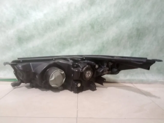 Фара правая для Toyota Highlander XU40 2007-2013 на фотографиях