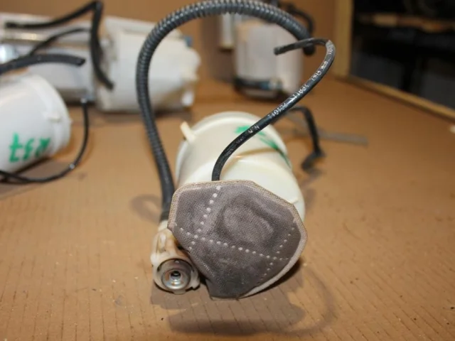 Топливный насос для Toyota RAV4 XA30 2005-2012 на фотографиях