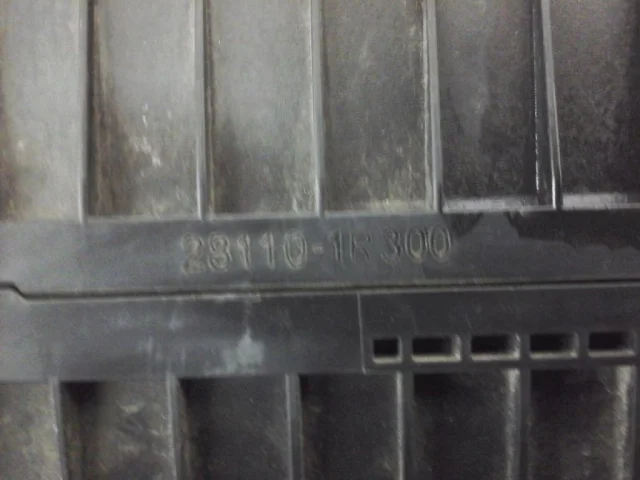 Корпус воздушного фильтра (нижняя часть) для Hyundai Solaris 1 RB (2011-2013) Хэтчбек на фотографиях