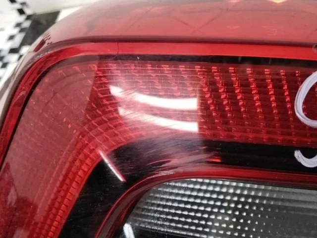 Фонарь внешний левый для Skoda Rapid II 2020+ на фотографиях