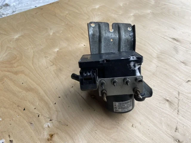 Блок ABS для Volvo XC90 I C 2002-2014 на фотографиях