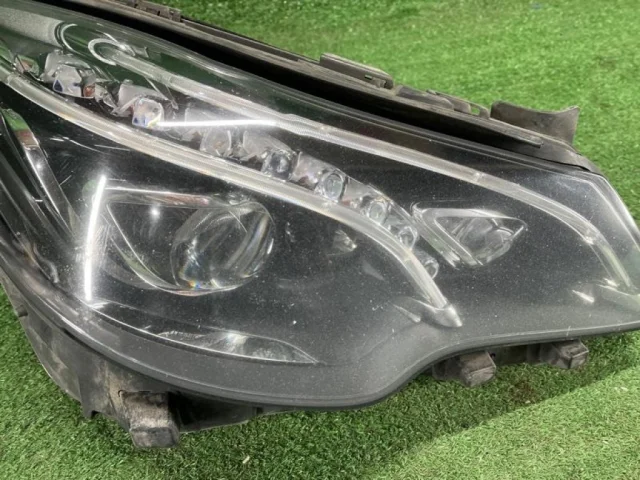 Фара правая для Mercedes-Benz E class C207 2009-2017 на фотографиях
