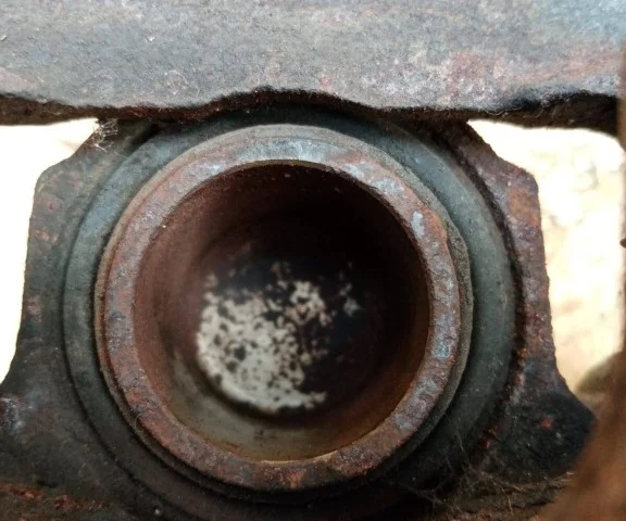 Суппорт задний правый для Suzuki Grand Vitara 2005-2014 на фотографиях