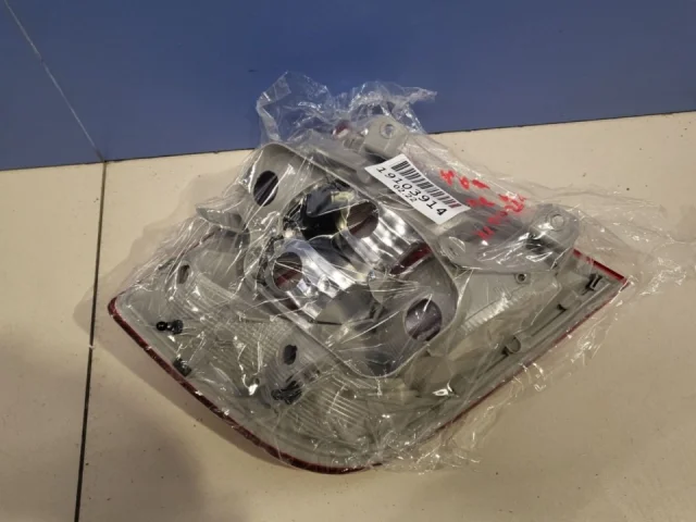 Фонарь правый для Skoda Rapid I NH3 2012-2017 на фотографиях