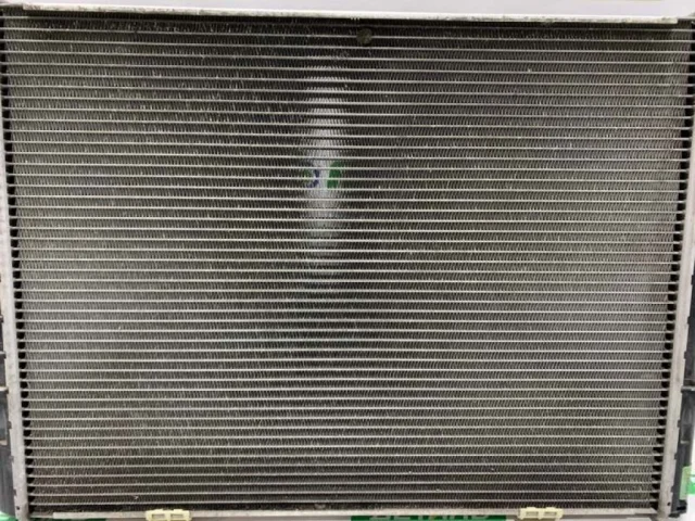 Радиатор охлаждения ДВС для BMW 3er Е90 2005-2011 на фотографиях