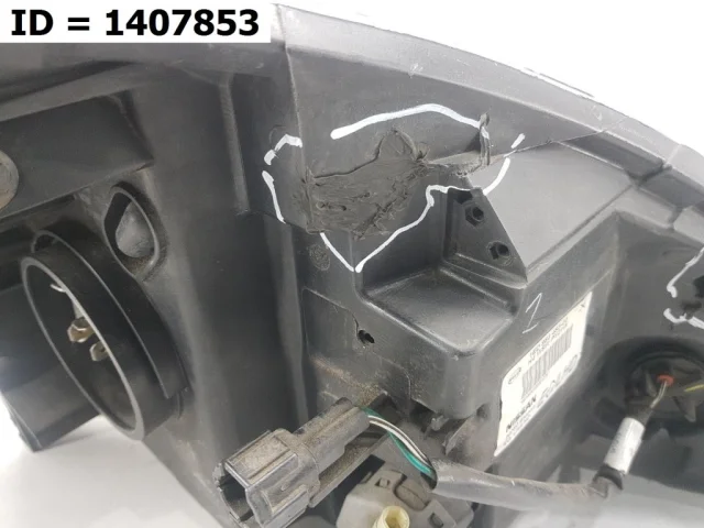 Фары для Nissan Tiida C11 JDM Хэтчбек 2004-2012 на фотографиях