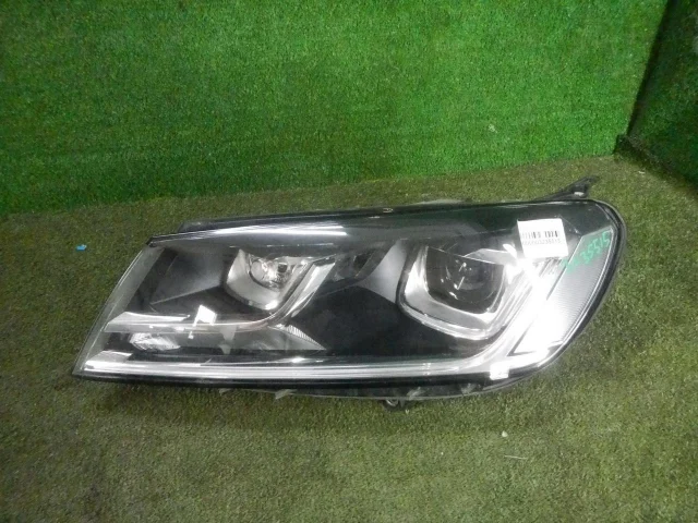 Фара ксенон левая для Volkswagen Touareg II (7P5) Rest 2014-2018 на фотографиях