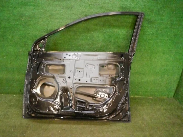 Дверь передняя правая для Hyundai Solaris 1 рестайлинг 2014-2017 на фотографиях