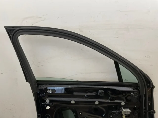 Накладка на дверь передняя левая для Audi Q7 4M 2015+ на фотографиях