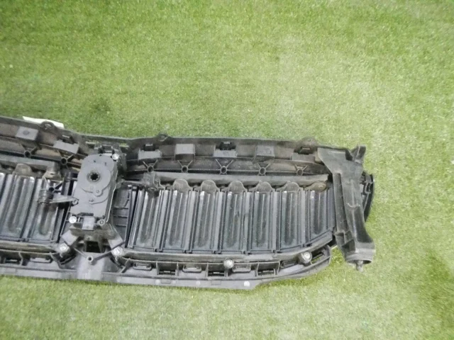 Воздуховод радиатора левый верхний для BMW 3er G20 2018+ на фотографиях