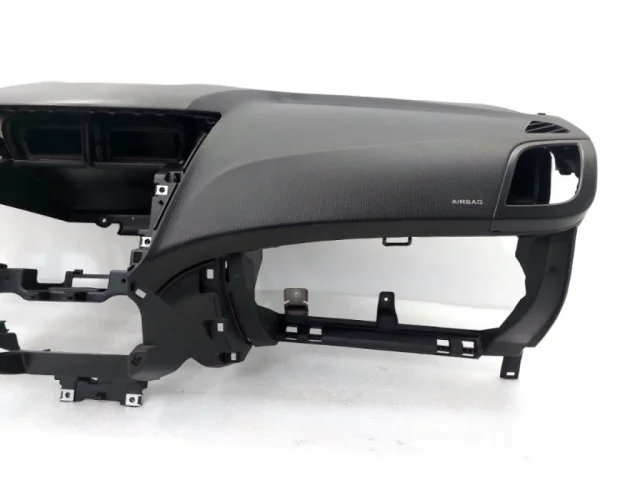 Накладка панели приборов для Hyundai Solaris 1 RB (2011-2013) на фотографиях