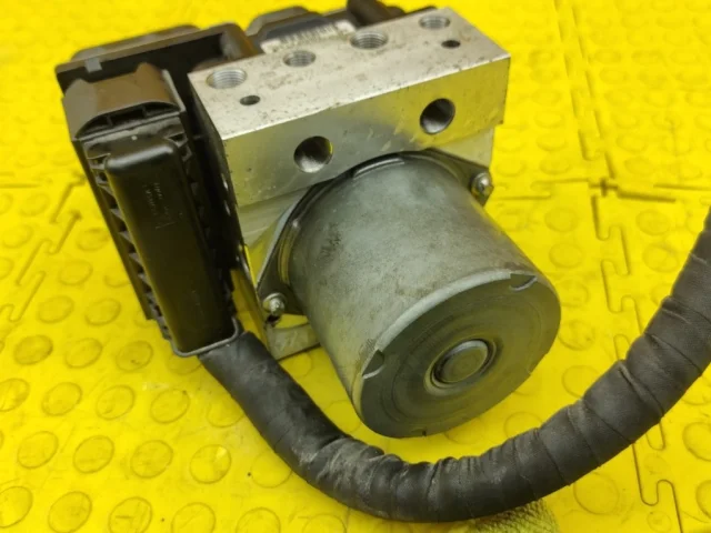 Блок ABS для BMW 5er Е60 2003-2010 на фотографиях